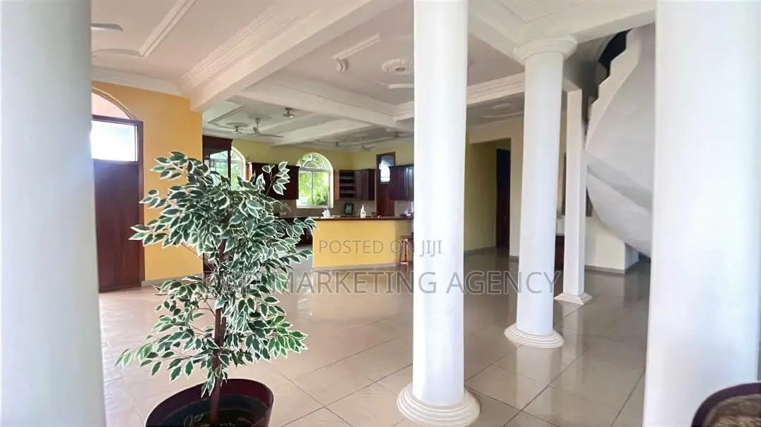 10bdrm Villa in Beachfront Resort for sale