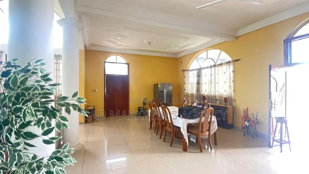 10bdrm Villa in Beachfront Resort for sale