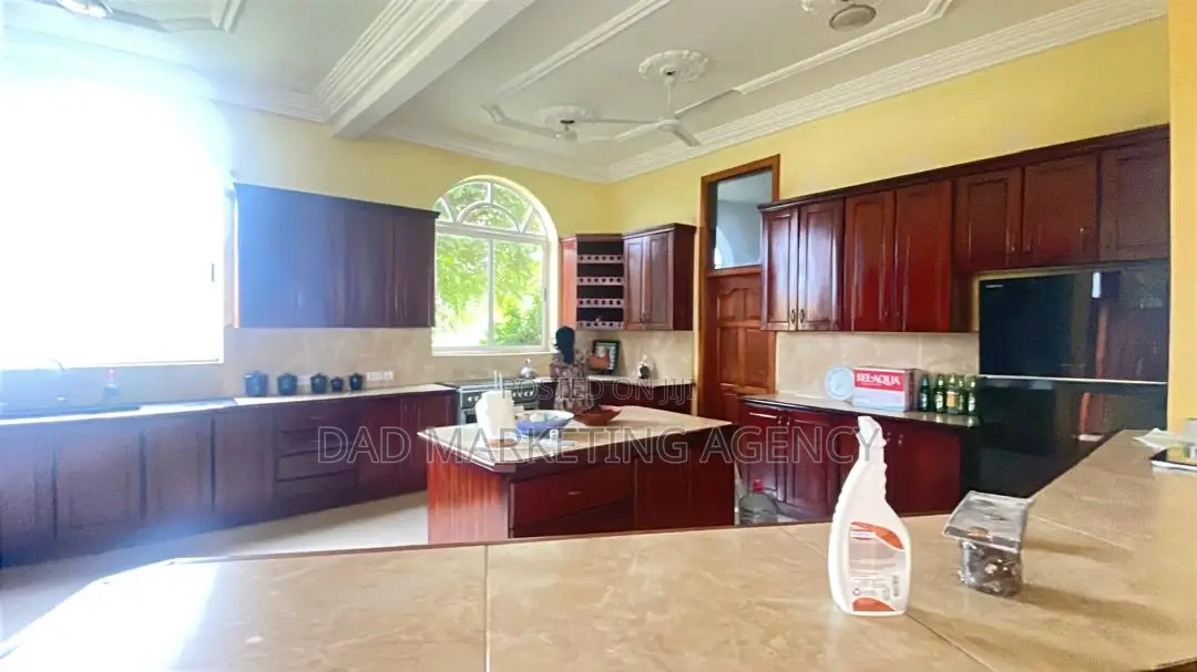 10bdrm Villa in Beachfront Resort for sale