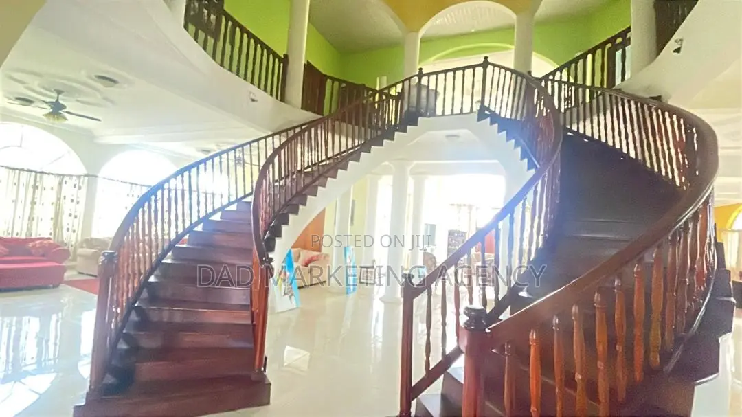 10bdrm Villa in Beachfront Resort for sale