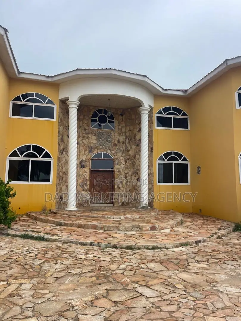 10bdrm Villa in Beachfront Resort for sale
