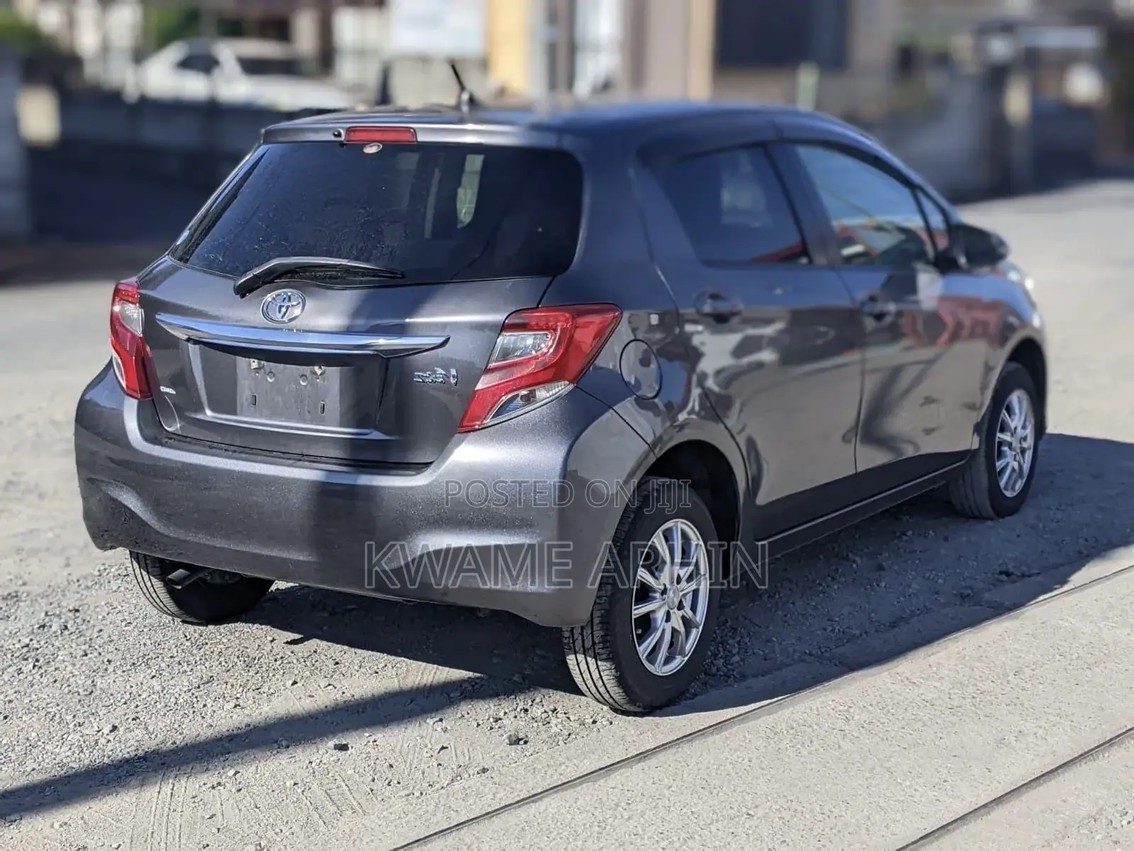 Toyota Vitz 1.3 AWD 5dr 2014 Gray