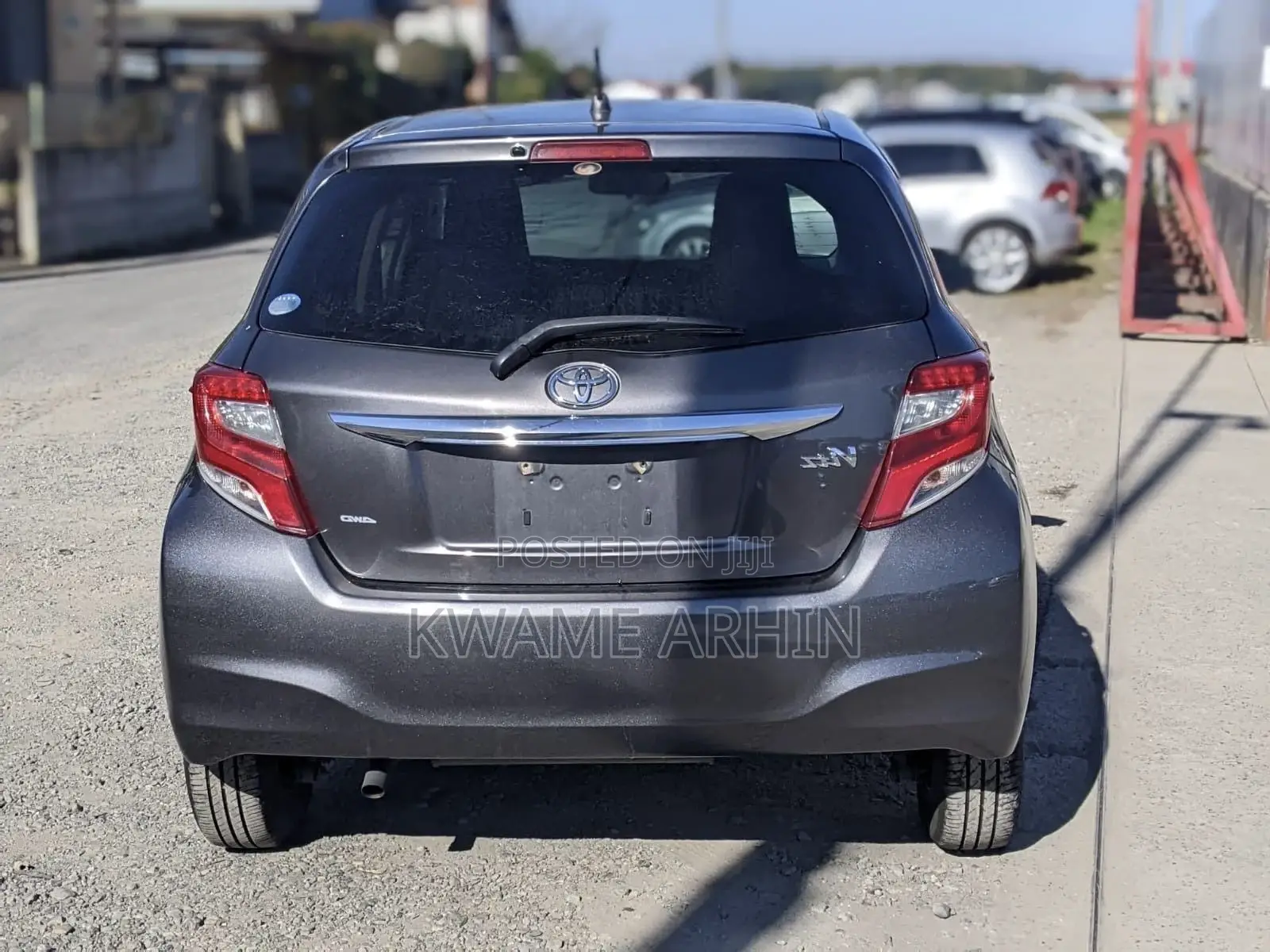 Toyota Vitz 1.3 AWD 5dr 2014 Gray