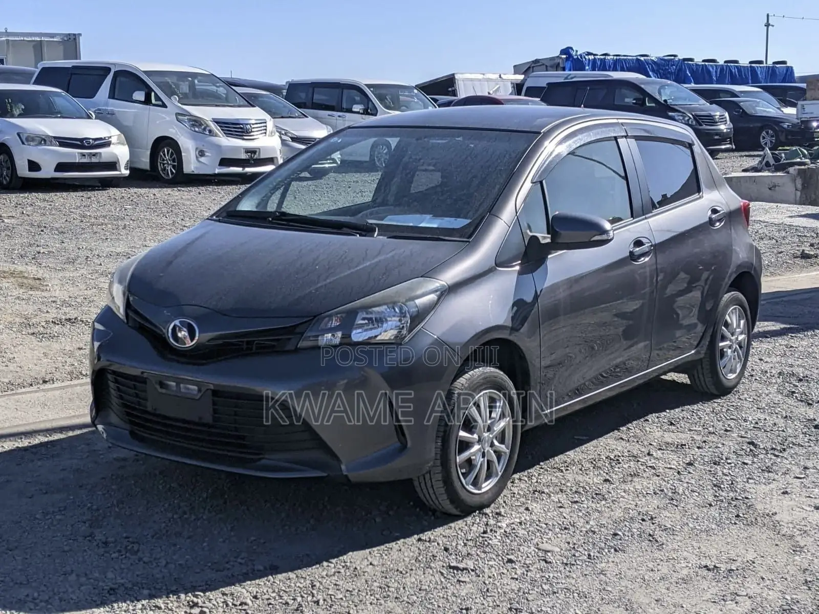 Toyota Vitz 1.3 AWD 5dr 2014 Gray