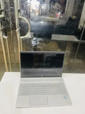 New Laptop HP Pavilion 15 8GB Intel Core i5 SSD 256GB