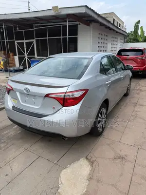 Toyota Corolla S 4dr Sedan (1.8L 4cyl CVT) 2016 Gray
