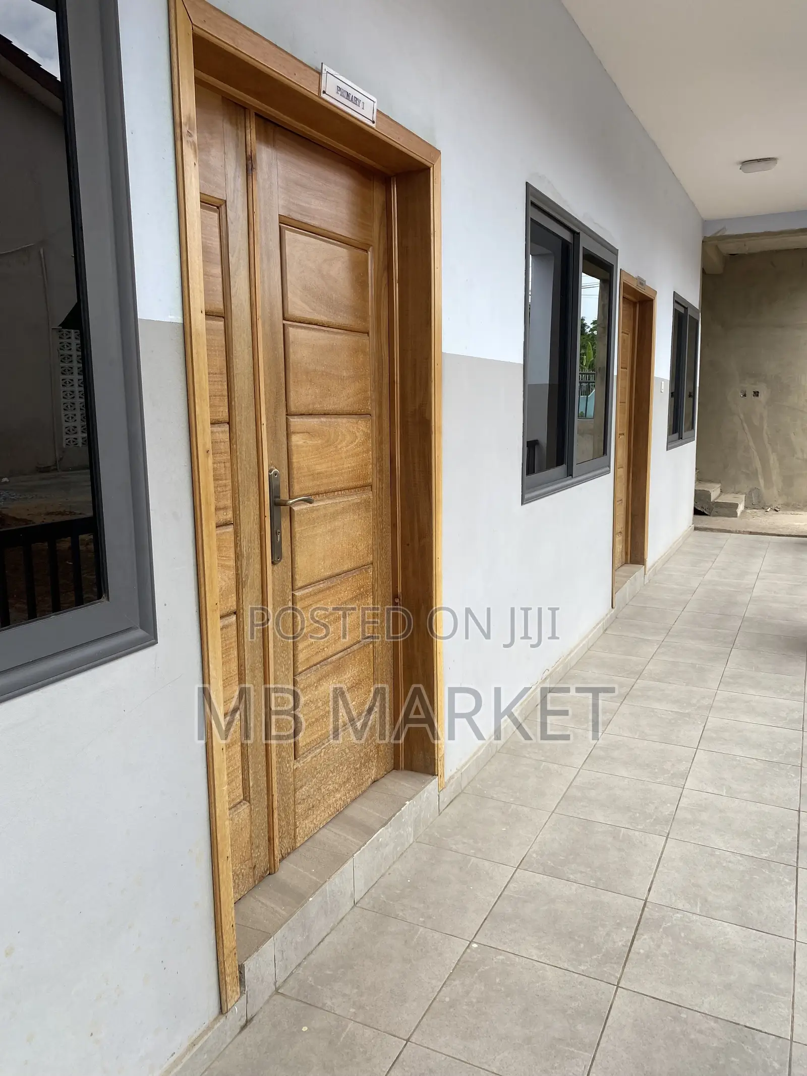 Storey Building With 16 Spacious Rooms for Sale