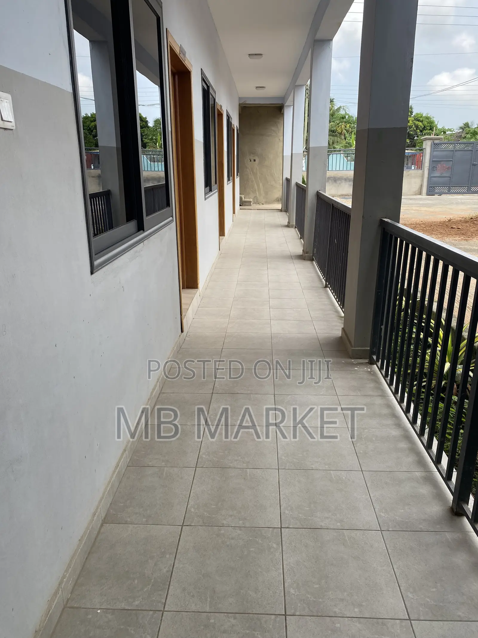 Storey Building With 16 Spacious Rooms for Sale