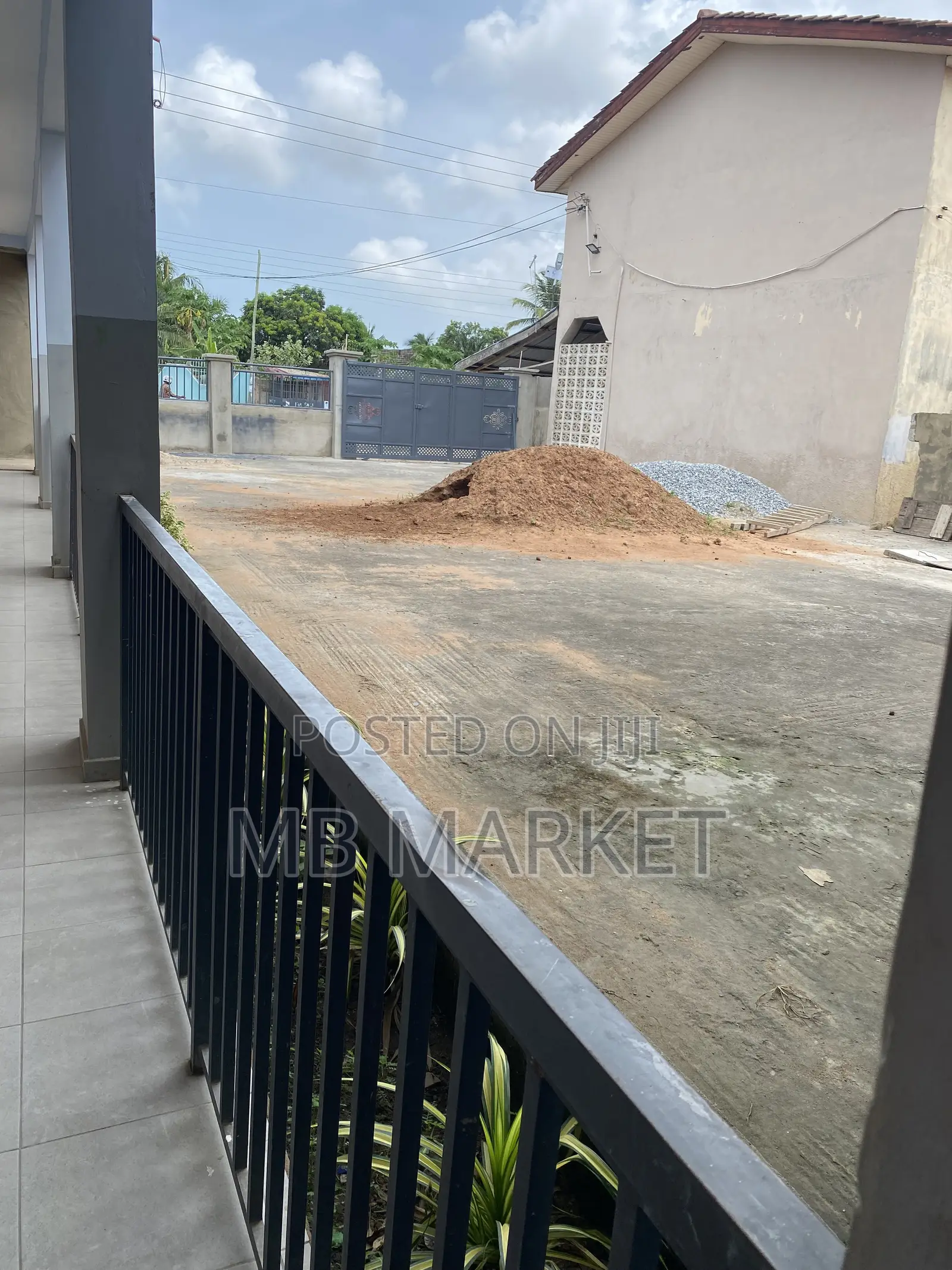Storey Building With 16 Spacious Rooms for Sale