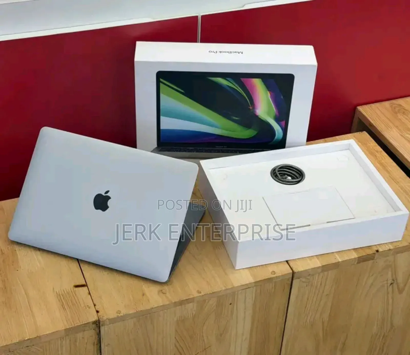 New Laptop Apple MacBook Pro 16GB Apple M1 Pro SSD 512GB