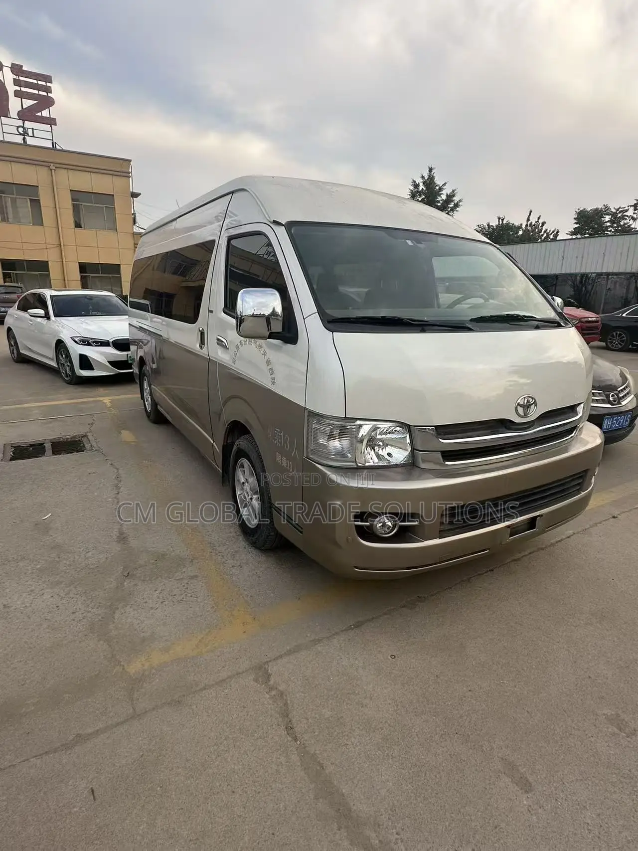 Toyota HiAce 2022 Beige