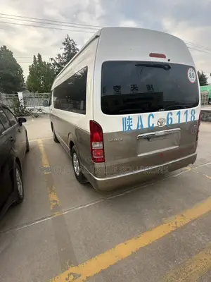 Toyota HiAce 2022 Beige