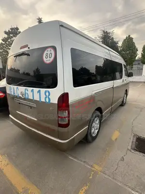 Toyota HiAce 2022 Beige