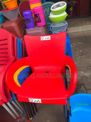 Plastic Chairs With Metal Leggings