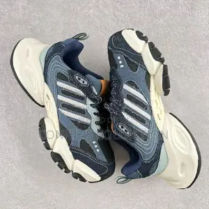 Adidas Vento XLG Deluxe Sneakers