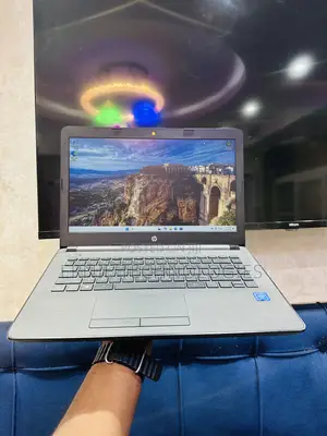 Laptop HP 14-dq1088wm 4GB Intel SSD 256GB