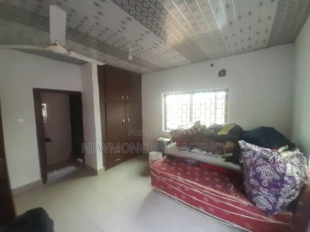 4bdrm Bungalow in Oyibi Junction, Accra Metropolitan for sale