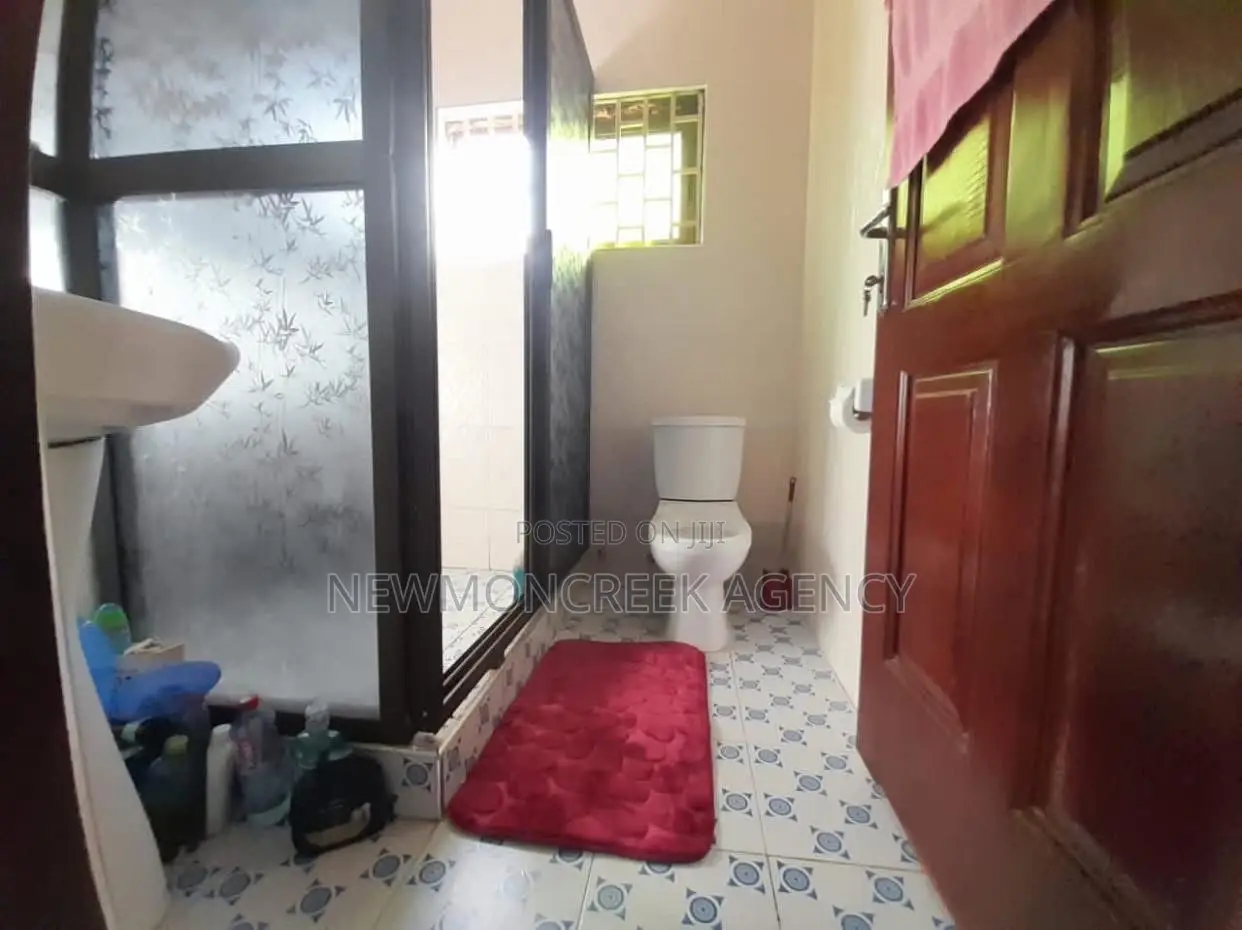 4bdrm Bungalow in Oyibi Junction, Accra Metropolitan for sale