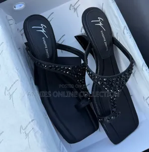 Quality Ladies Heels in Box