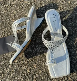 Quality Ladies Heels in Box