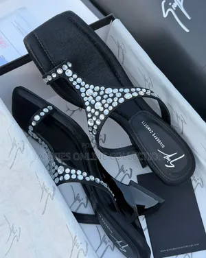 Quality Ladies Heels in Box