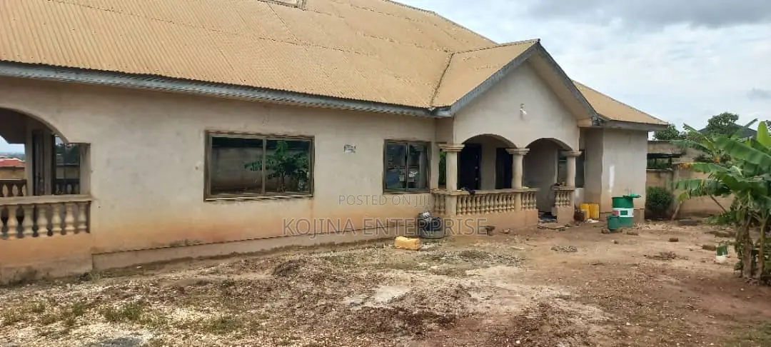 4bdrm House in Pakyi No2, Kumasi Metropolitan for sale
