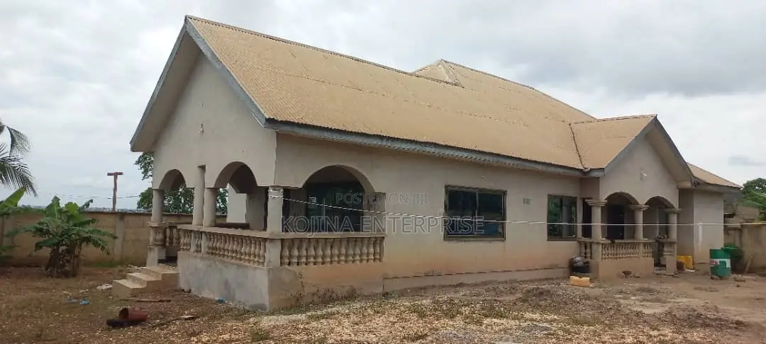 4bdrm House in Pakyi No2, Kumasi Metropolitan for sale