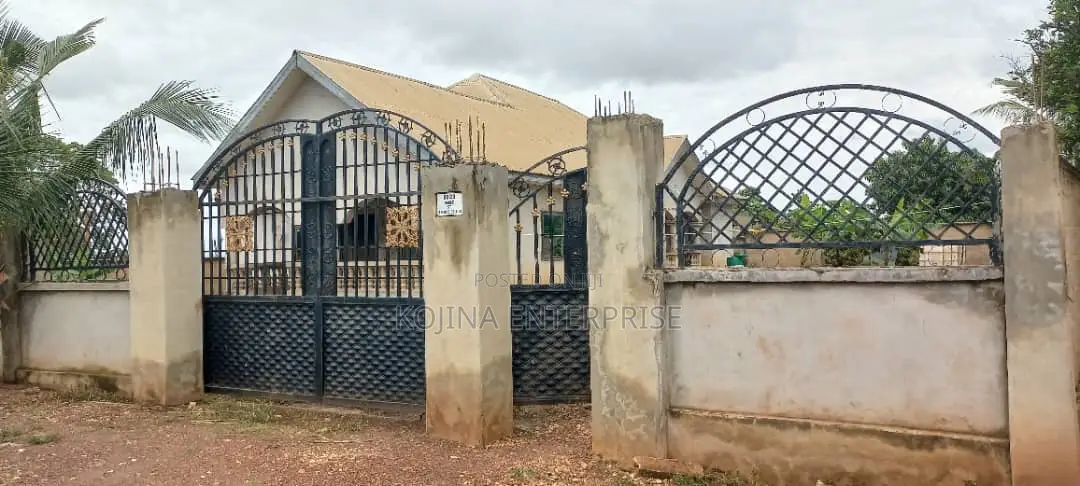 4bdrm House in Pakyi No2, Kumasi Metropolitan for sale
