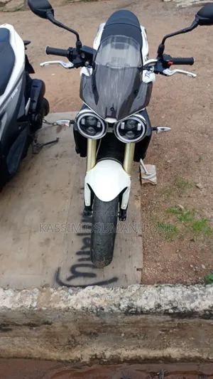 New Triumph Speed Triple 2018 White