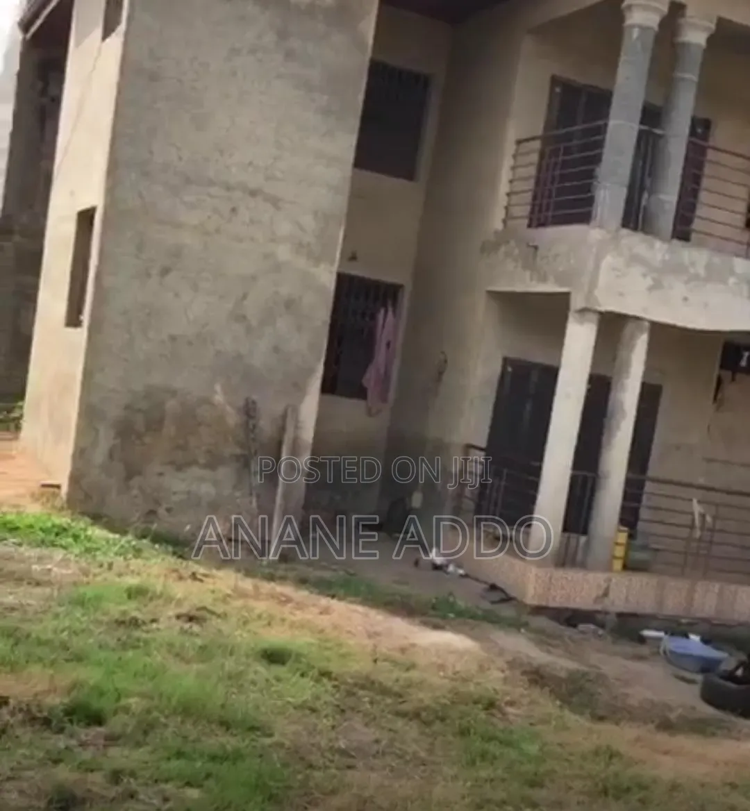 8bdrm Apartment in Nics Properties, Gomoa East for sale