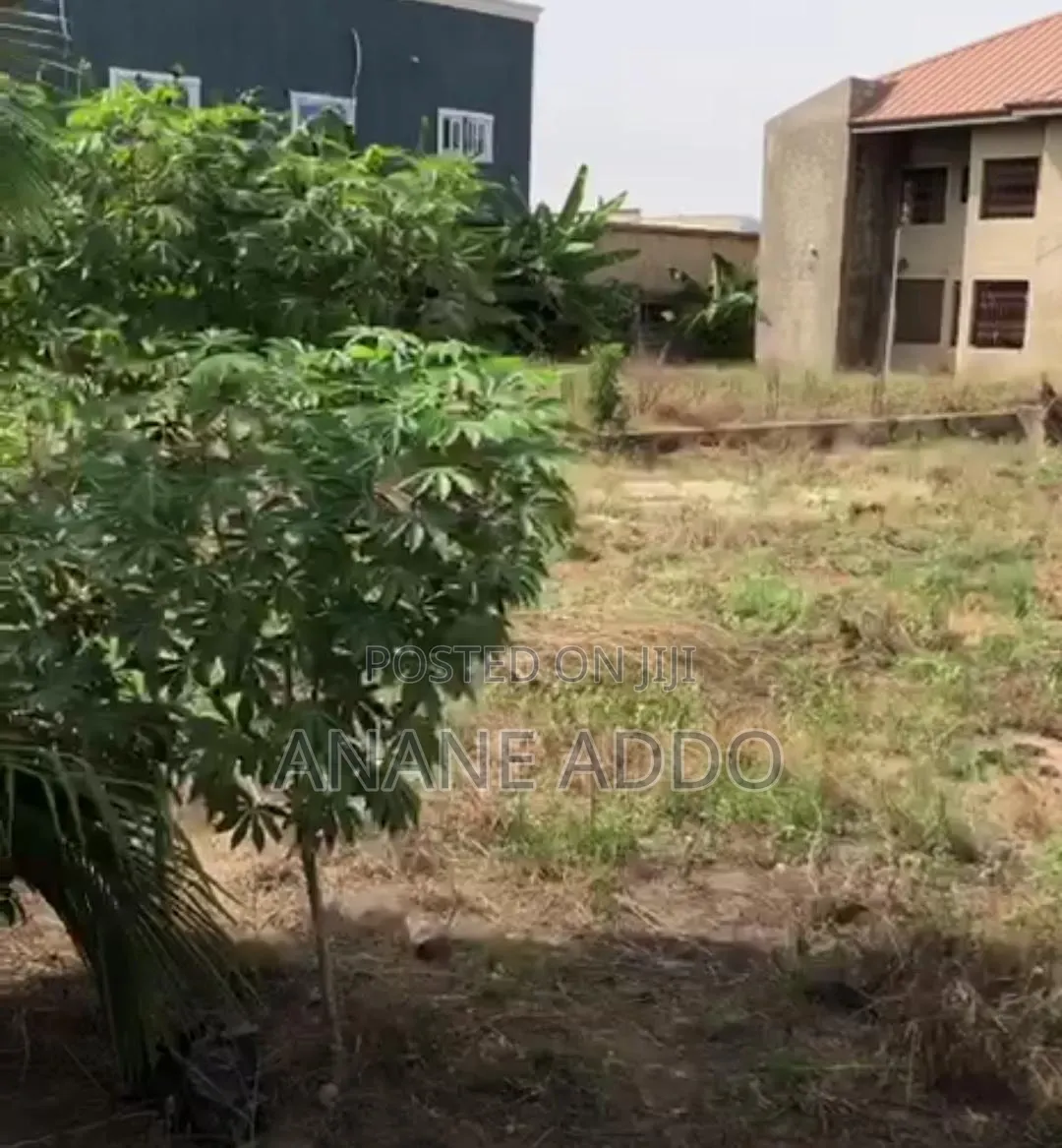8bdrm Apartment in Nics Properties, Gomoa East for sale