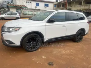 Mitsubishi Outlander SE FWD 2019 White