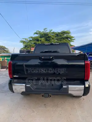 Toyota Tundra SR5 CrewMax 5.5' Bed 2024 Black