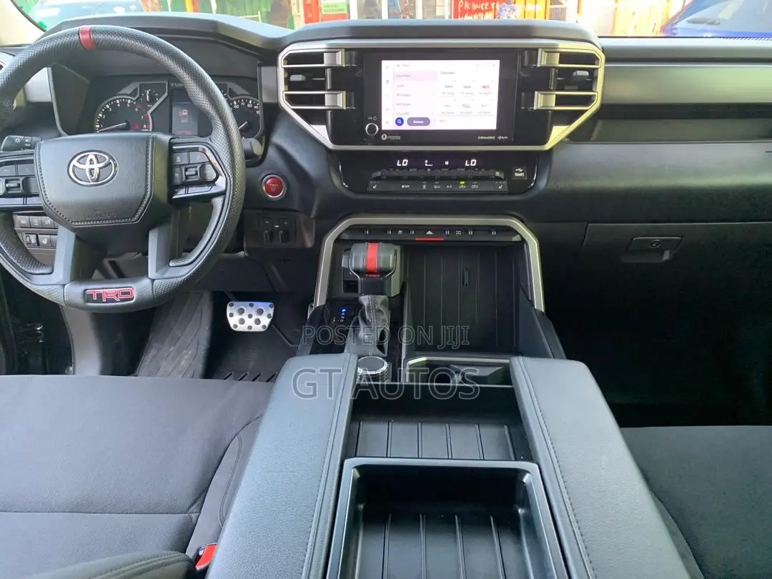 Toyota Tundra SR5 CrewMax 5.5' Bed 2024 Black