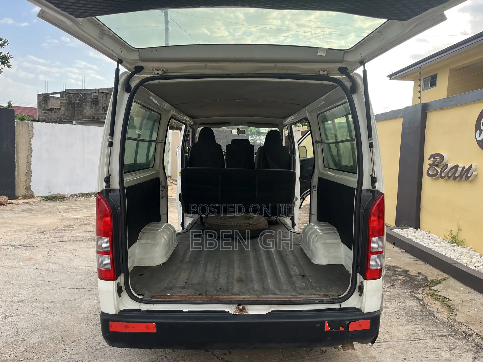 Toyota HiAce 2008 White