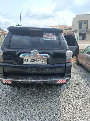 Toyota 4-Runner SR5 4WD 2012 Black