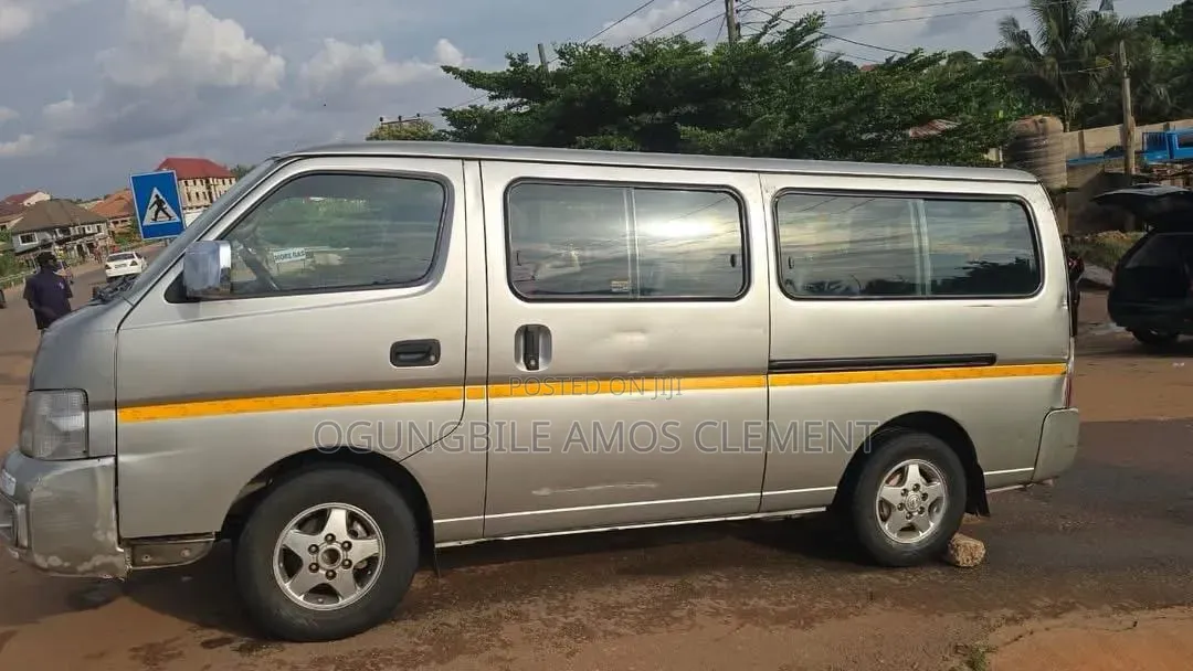 Nissan Caravan (Urvan) 2012 Grey