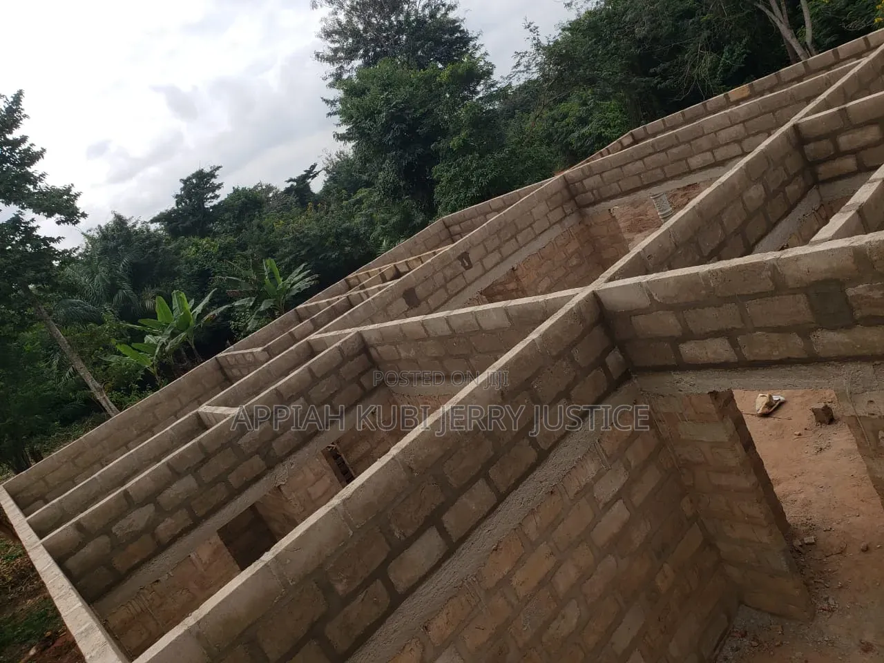 4bdrm House in Appiah Kubi Jerry, Akuapim North for sale