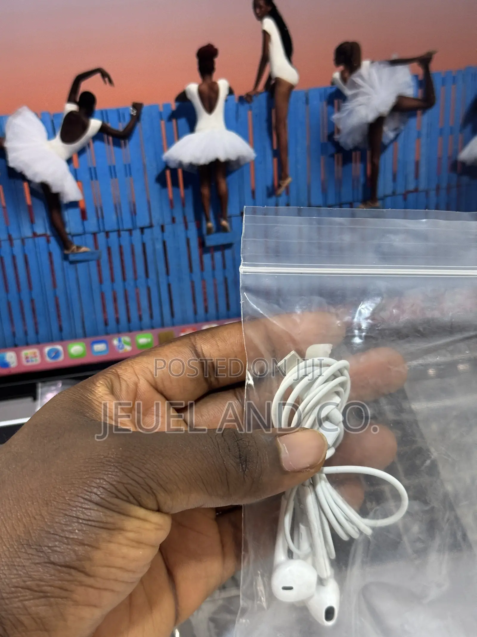 Pre-Owned Original(Oem) Apple Earpods Usb C (Type C)