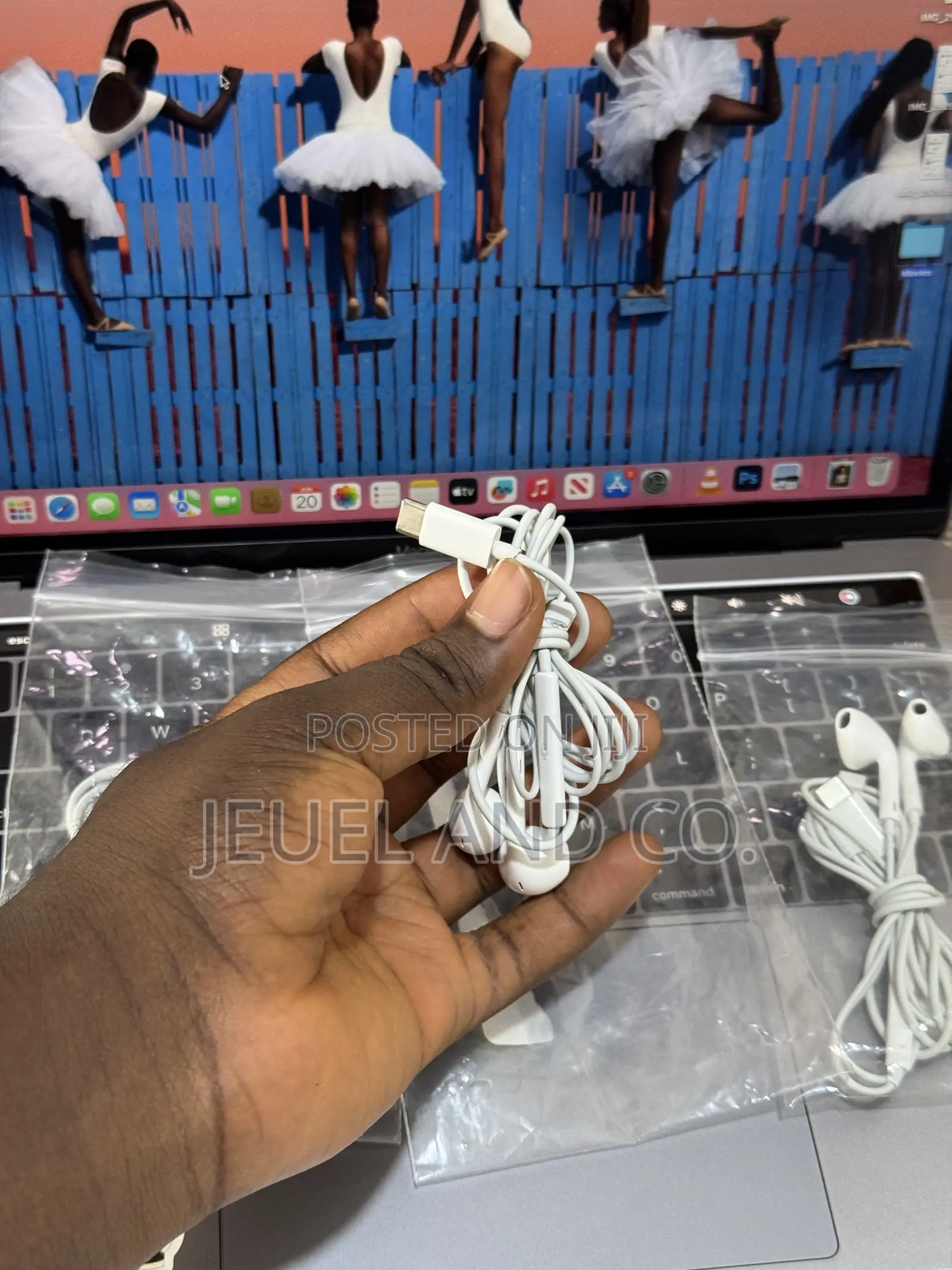 Pre-Owned Original(Oem) Apple Earpods Usb C (Type C)