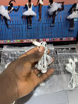 Pre-Owned Original(Oem) Apple Earpods Usb C (Type C)