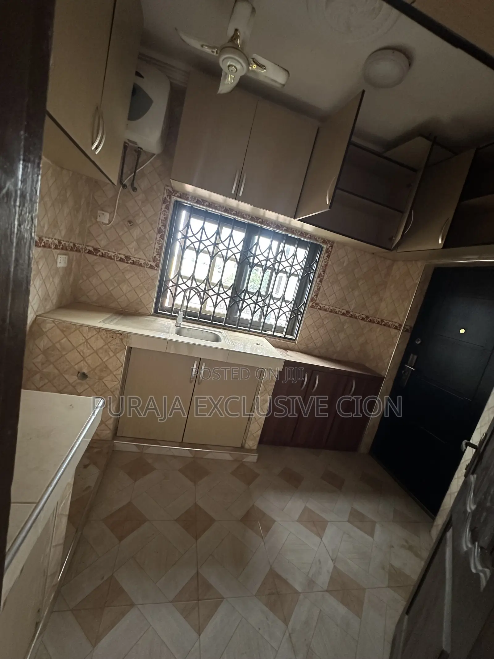 3bdrm Block of Flats in Weija, Choice, Old Barrier for rent