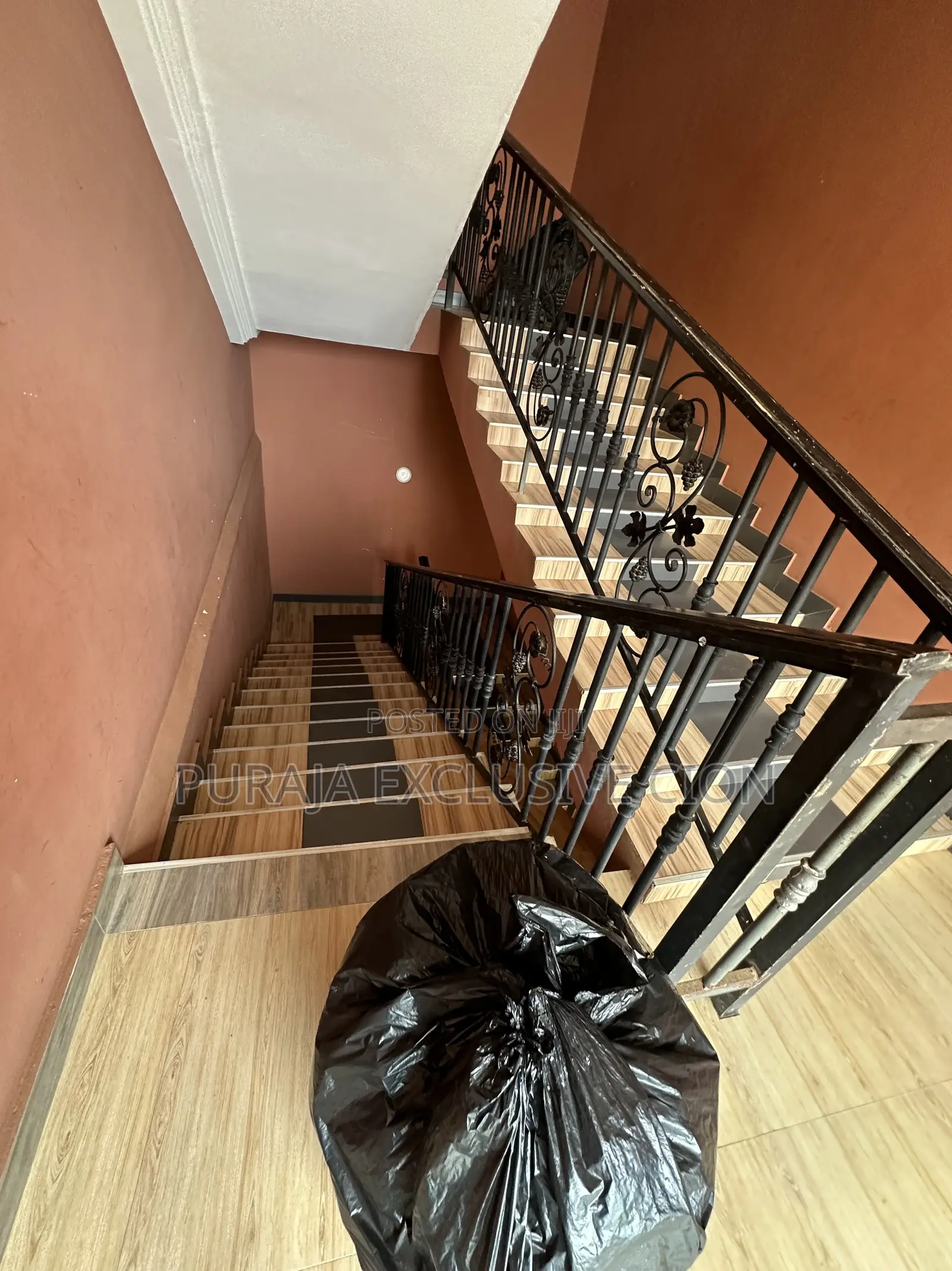 3bdrm Block of Flats in Weija, Choice, Old Barrier for rent