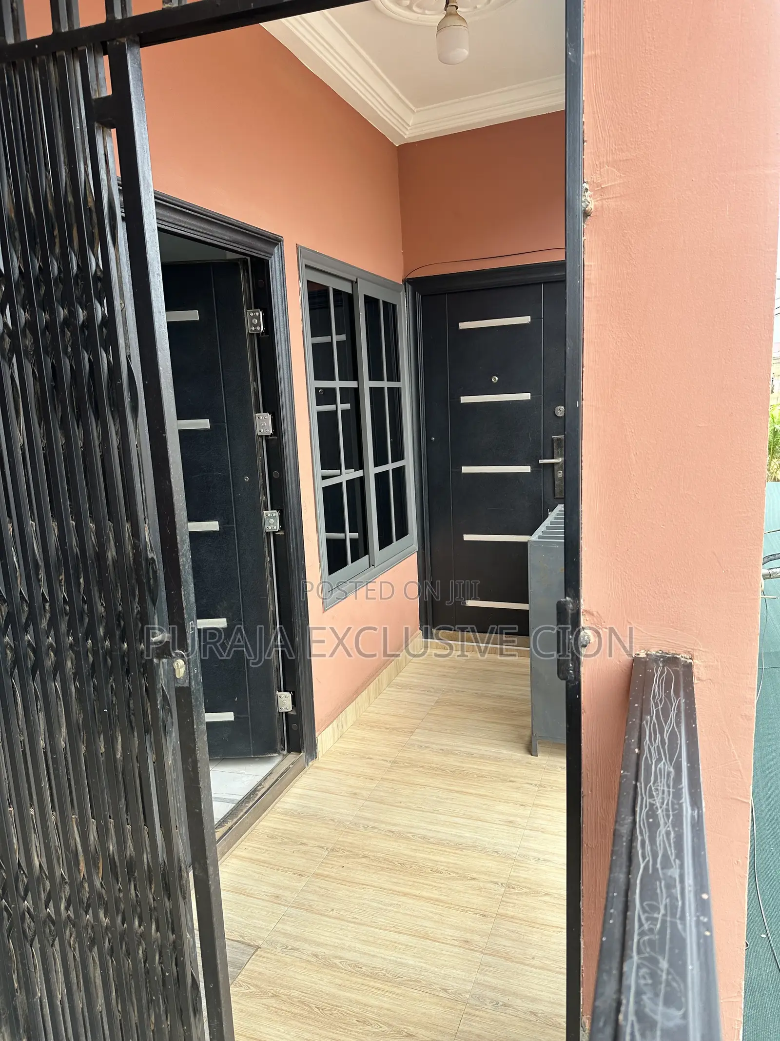 3bdrm Block of Flats in Weija, Choice, Old Barrier for rent