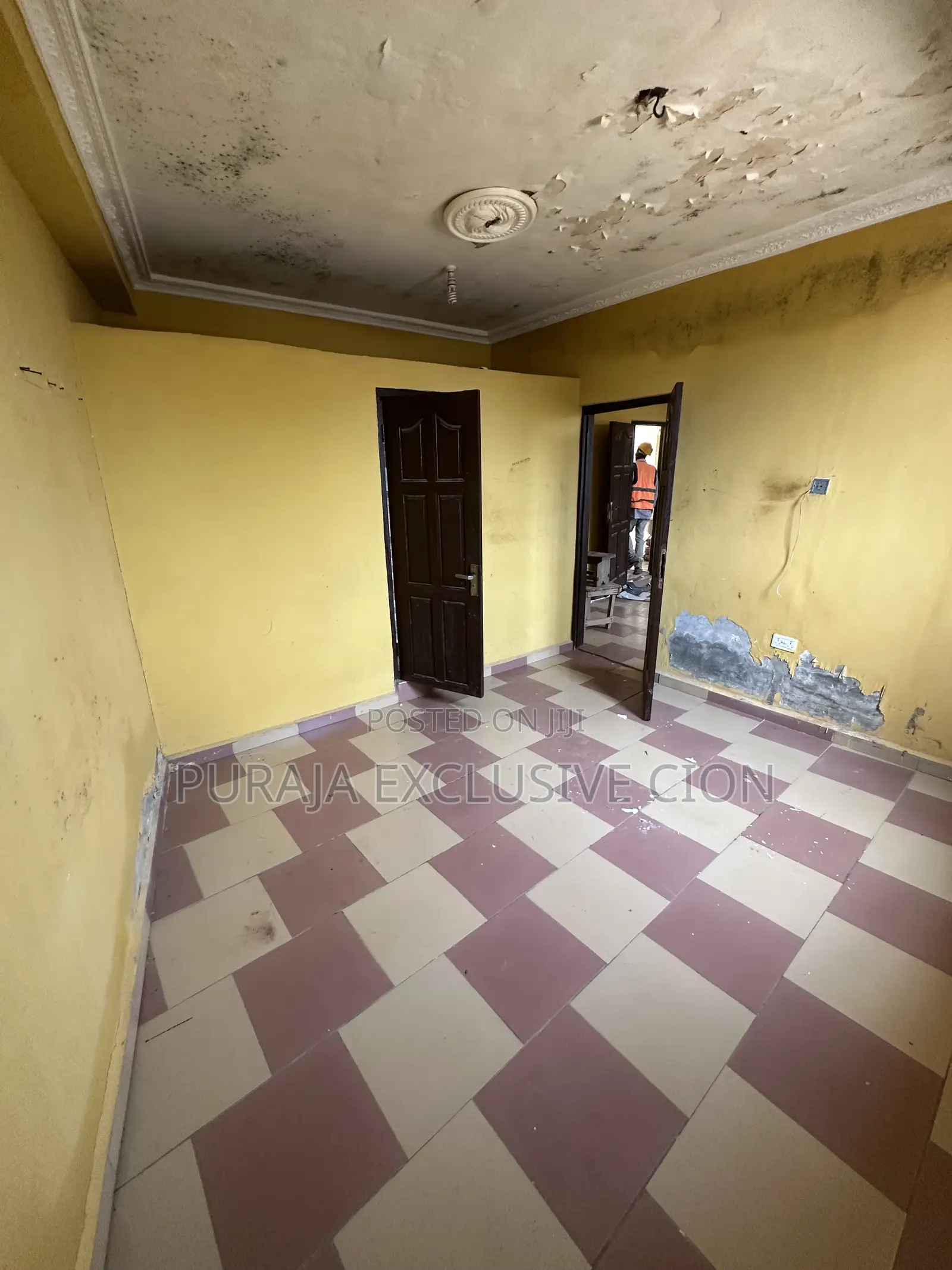 1bdrm Room & Parlour in Weija, Choice, Old Barrier for rent
