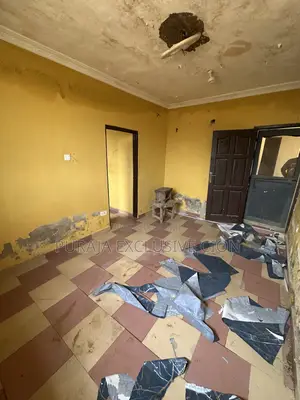1bdrm Room & Parlour in Weija, Choice, Old Barrier for rent