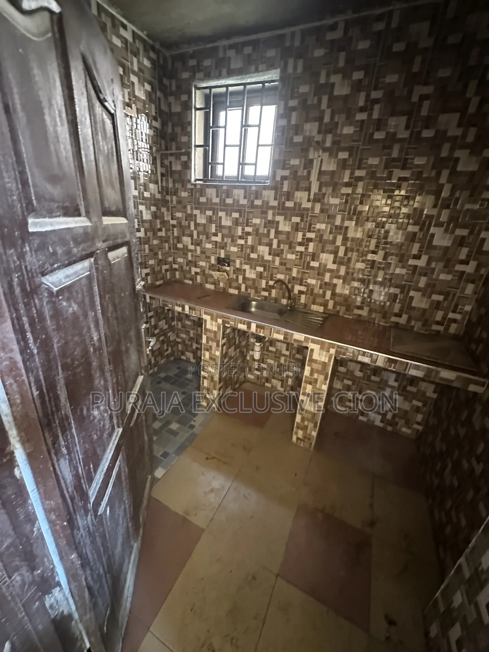 1bdrm Room & Parlour in Weija, Choice, Old Barrier for rent
