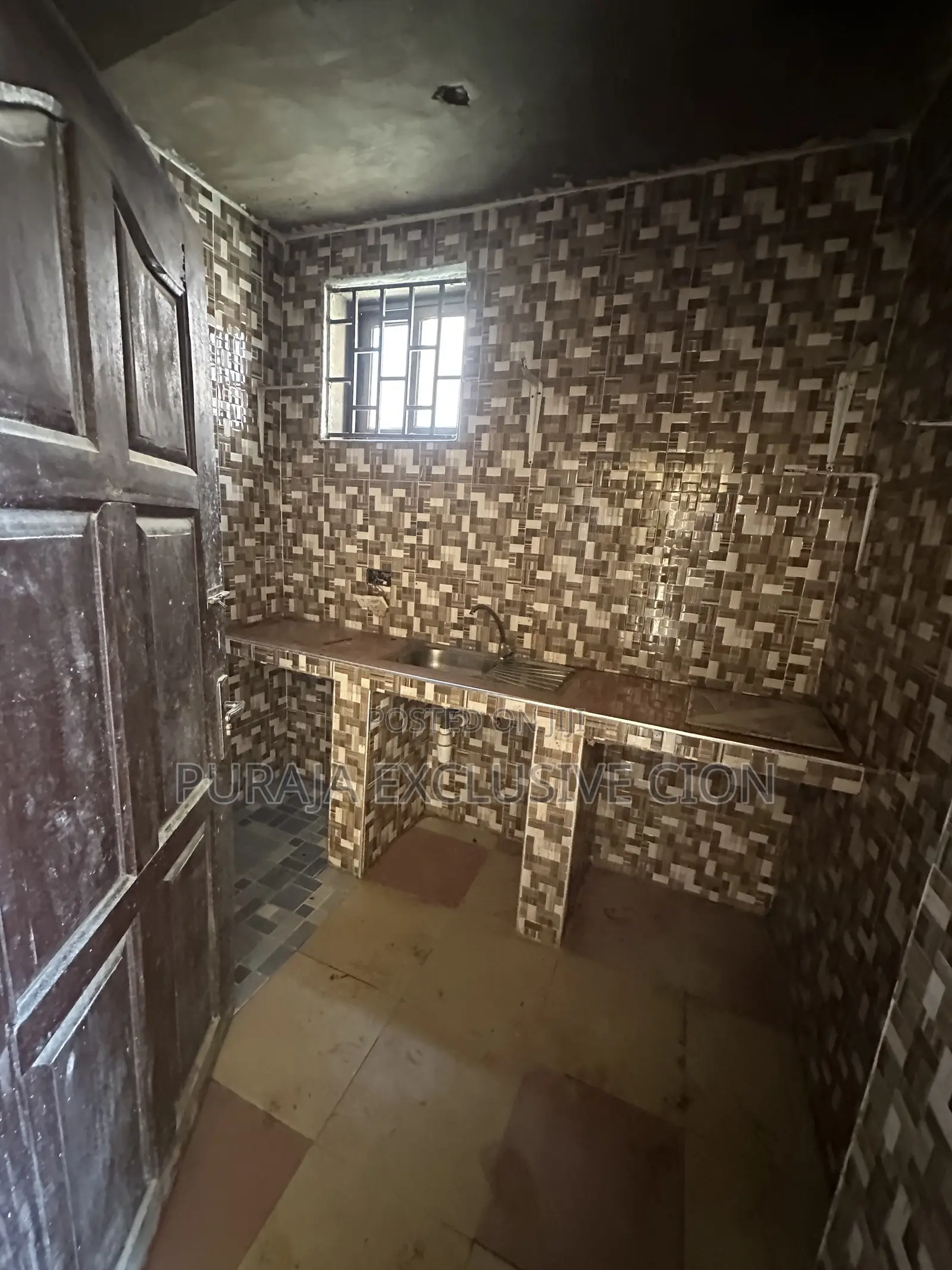 1bdrm Room & Parlour in Weija, Choice, Old Barrier for rent