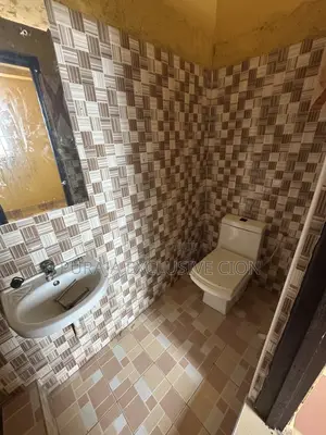 1bdrm Room & Parlour in Weija, Choice, Old Barrier for rent