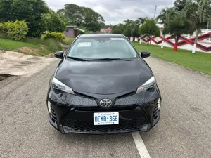 Toyota Corolla SE (1.8L 4cyl 6M) 2018 Black